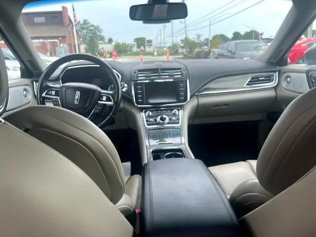 Photo of 2017 Spruce Green Lincoln Continental