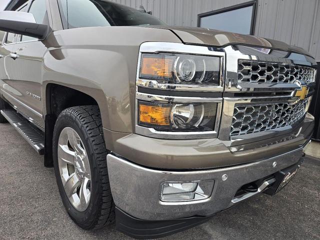 Photo of 2015 Brown Chevrolet Silverado 1500
