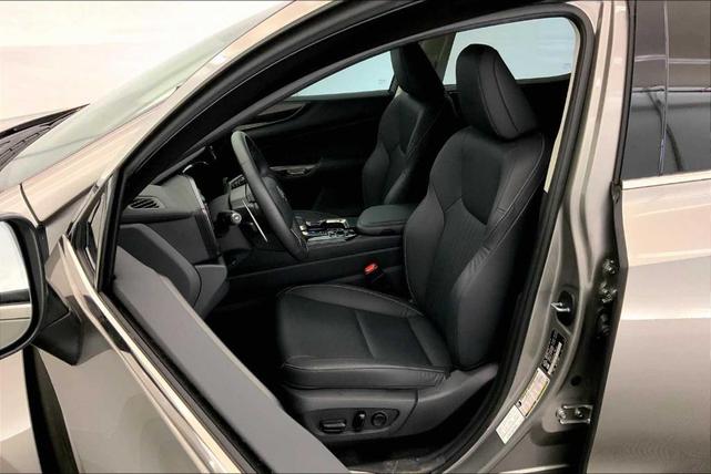 Photo of 2024 Silver Lexus NX 250
