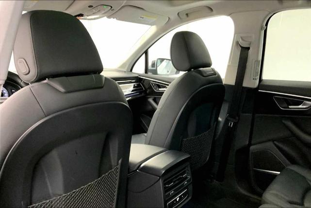 Photo of 2022 Florett Silver Metallic Audi Q7