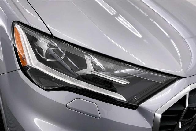 Photo of 2022 Florett Silver Metallic Audi Q7