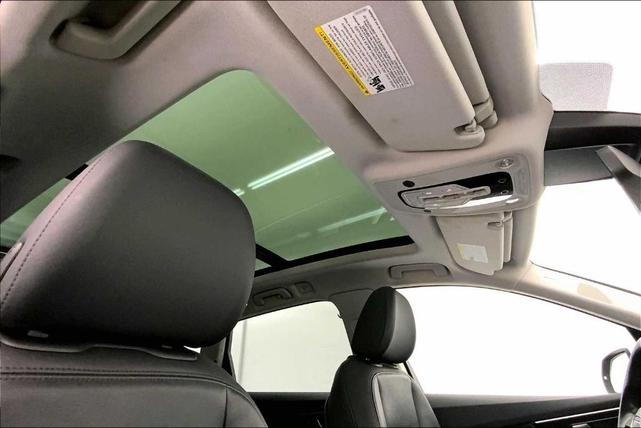 Photo of 2022 Florett Silver Metallic Audi Q7