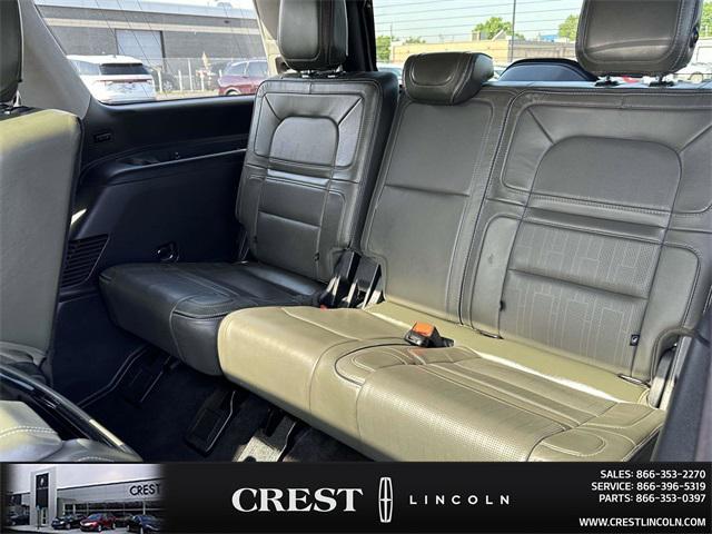 Photo of 2023 Manhattan Green Metallic Premium Colorant Lincoln Navigator
