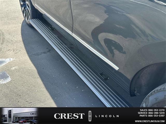 Photo of 2023 Manhattan Green Metallic Premium Colorant Lincoln Navigator
