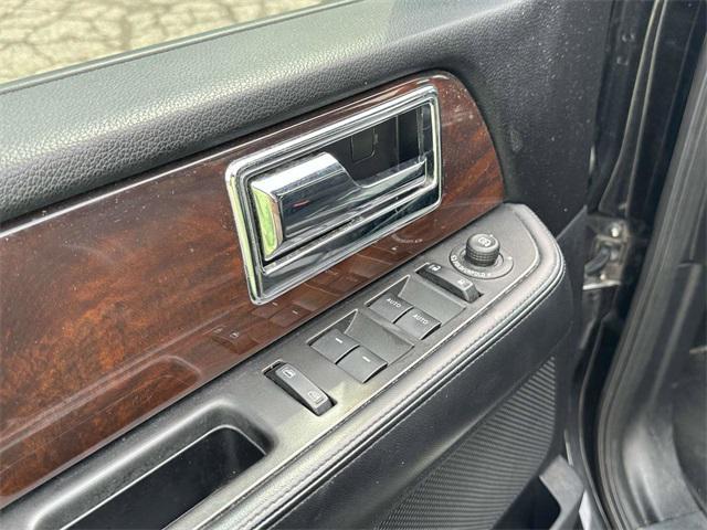 Photo of 2016 Black Velvet Lincoln Navigator