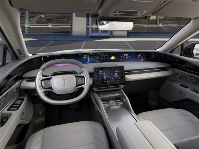 Photo of 2025 White Platinum Metallic Tri-Coat Lincoln Nautilus