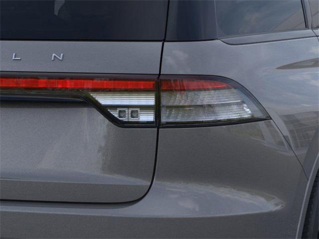 Photo of 2025 Asher Gray Metallic Clearcoat Lincoln Aviator