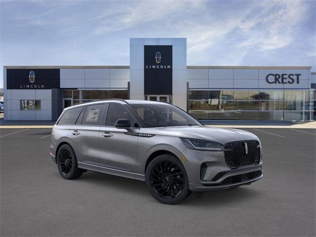 Photo of 2025 Asher Gray Metallic Clearcoat Lincoln Aviator
