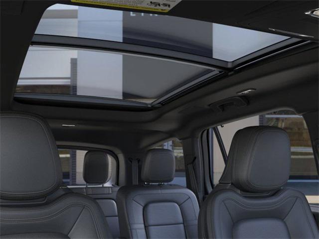 Photo of 2025 Asher Gray Metallic Clearcoat Lincoln Aviator