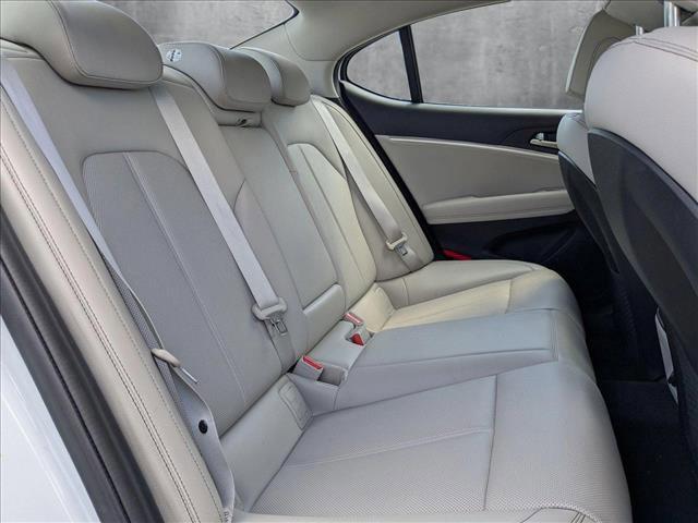 Photo of 2019 Casablanca White Genesis G70