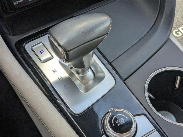 Photo of 2019 Casablanca White Genesis G70
