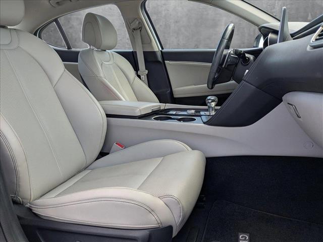 Photo of 2019 Casablanca White Genesis G70
