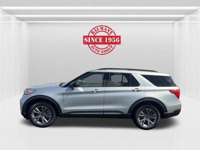 Photo of 2022 Iconic Silver Metallic Ford Explorer