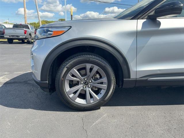 Photo of 2022 Iconic Silver Metallic Ford Explorer