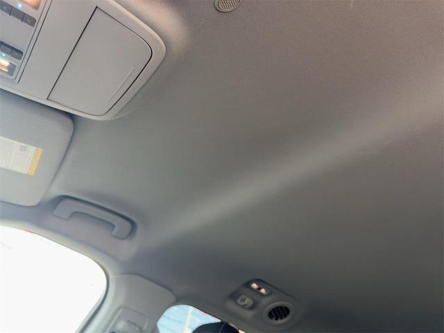 Photo of 2022 Iconic Silver Metallic Ford Explorer