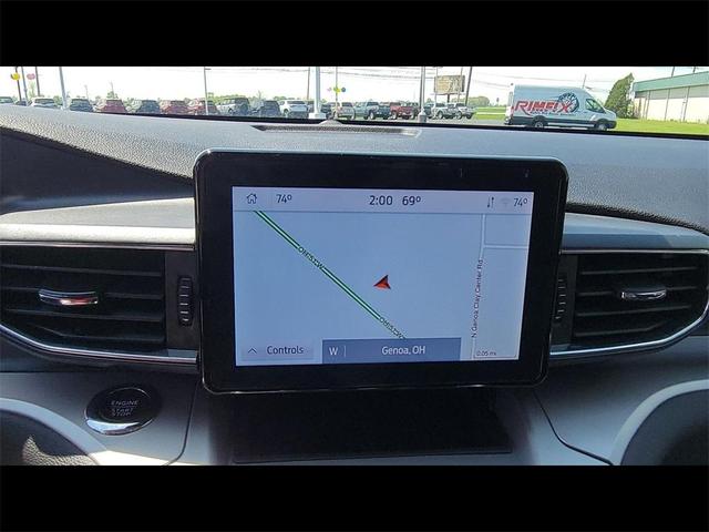 Photo of 2022 Star White Ford Explorer