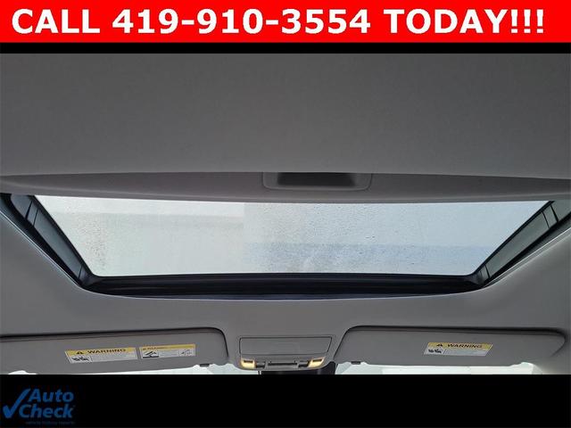Photo of 2017 Lunar Silver Metallic Acura MDX