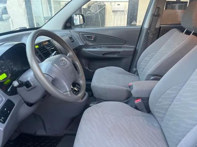 Photo of 2005 Nautical Blue Hyundai TUCSON