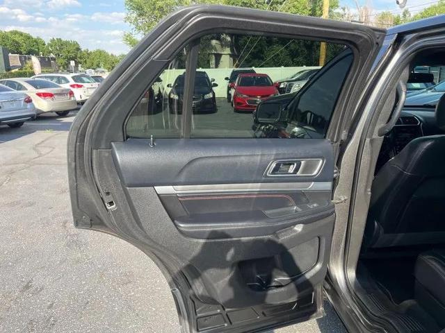Photo of 2016 Shadow Black Ford Explorer