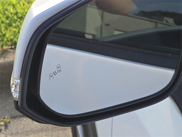 Photo of 2025 Ice Cap Toyota RAV4