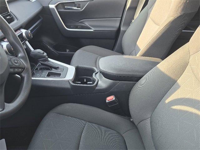 Photo of 2025 Ice Cap Toyota RAV4