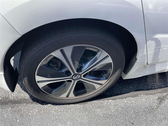Photo of 2020 2-Tone White/Black Nissan Leaf