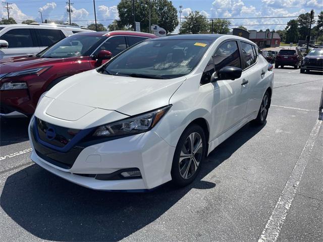 Photo of 2020 2-Tone White/Black Nissan Leaf