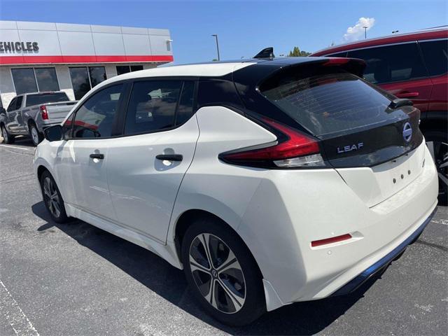 Photo of 2020 2-Tone White/Black Nissan Leaf