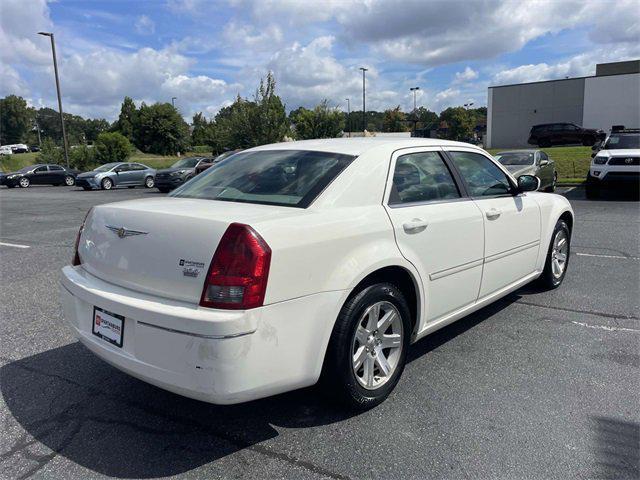 Photo of 2006 Stone White CC (Fleet) Chrysler 300