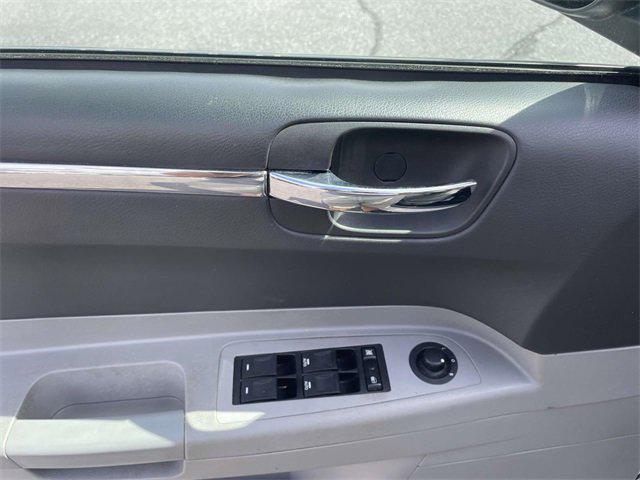 Photo of 2006 Stone White CC (Fleet) Chrysler 300