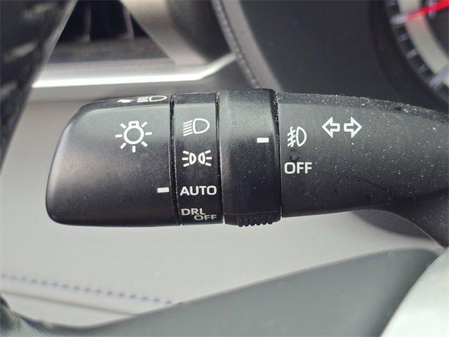 Photo of 2022 Midnight Black Metallic Toyota Highlander