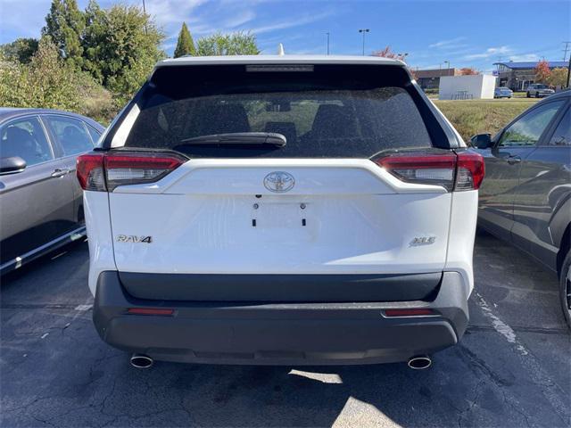 Photo of 2024 Ice Cap Toyota RAV4