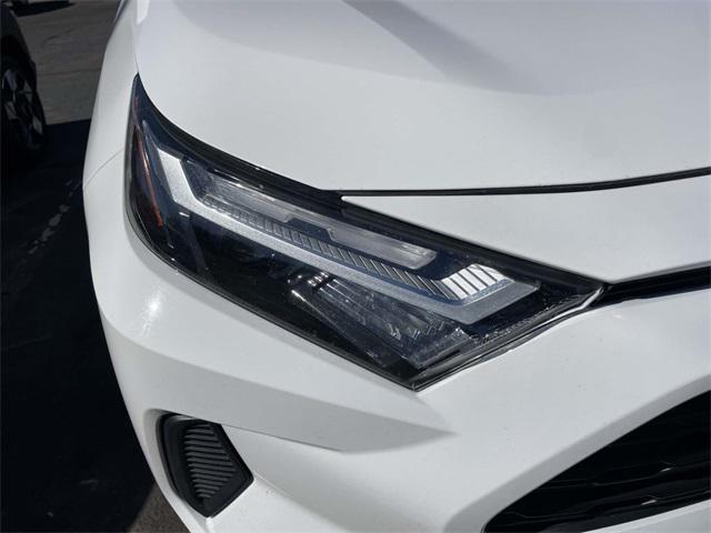 Photo of 2024 Ice Cap Toyota RAV4