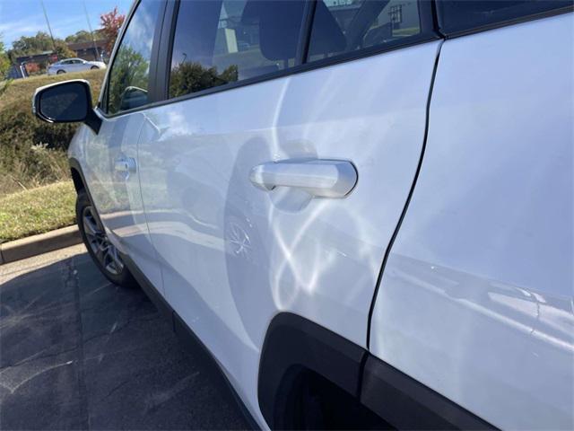 Photo of 2024 Ice Cap Toyota RAV4