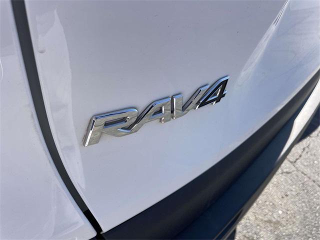 Photo of 2024 Ice Cap Toyota RAV4