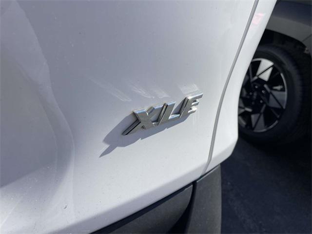 Photo of 2024 Ice Cap Toyota RAV4