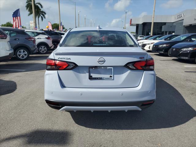 Photo of 2025 Gray Sky Pearl Nissan Versa