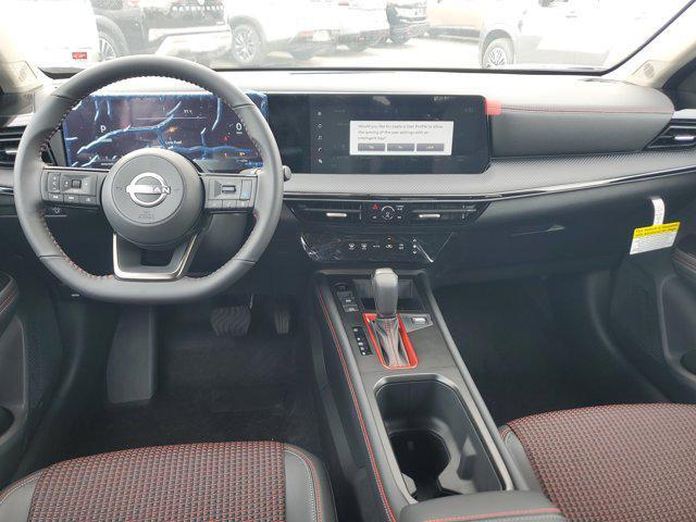 Photo of 2025 Super Black Nissan Kicks