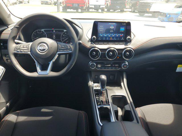Photo of 2025 Aspen White Tricoat/Super Black Nissan Sentra