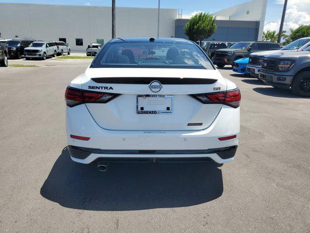 Photo of 2025 Aspen White Tricoat/Super Black Nissan Sentra