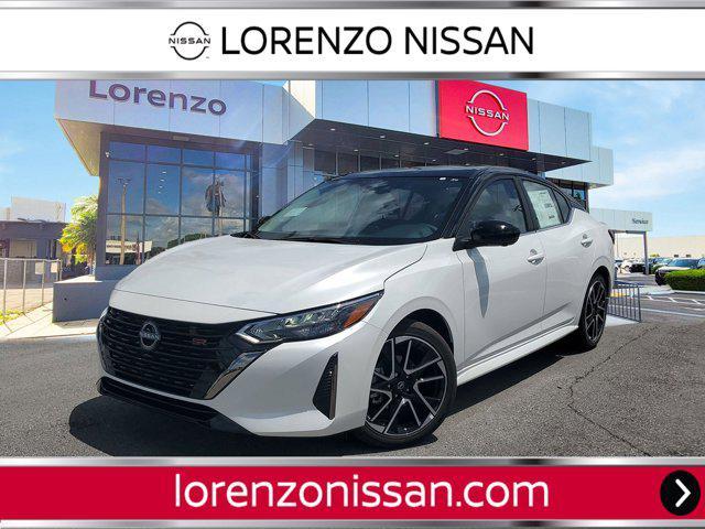Photo of 2025 Aspen White Tricoat/Super Black Nissan Sentra