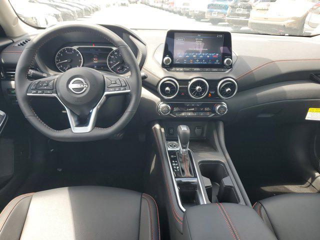 Photo of 2025 Aspen White Tricoat/Super Black Nissan Sentra