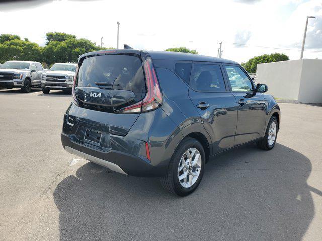 Photo of 2024 Gravity Gray Kia Soul