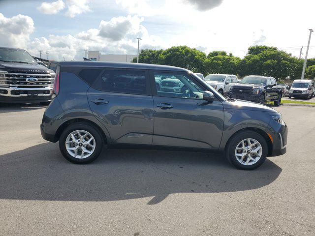 Photo of 2024 Gravity Gray Kia Soul