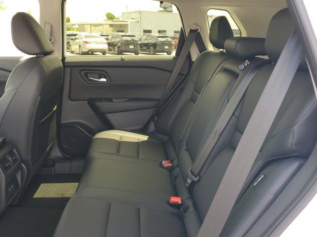 Photo of 2025 Everest White Pearl Nissan Rogue