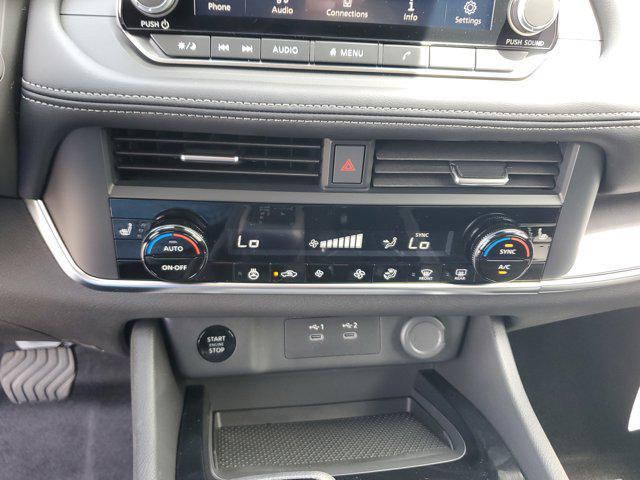 Photo of 2025 Everest White Pearl Nissan Rogue