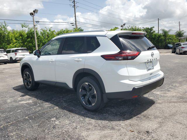 Photo of 2025 Everest White Pearl Nissan Rogue
