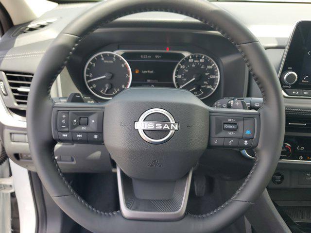 Photo of 2025 Everest White Pearl Nissan Rogue