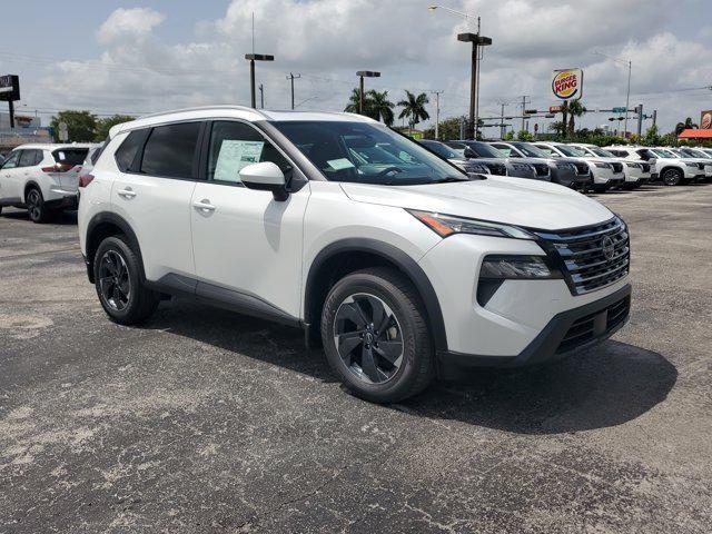Photo of 2025 Everest White Pearl Nissan Rogue