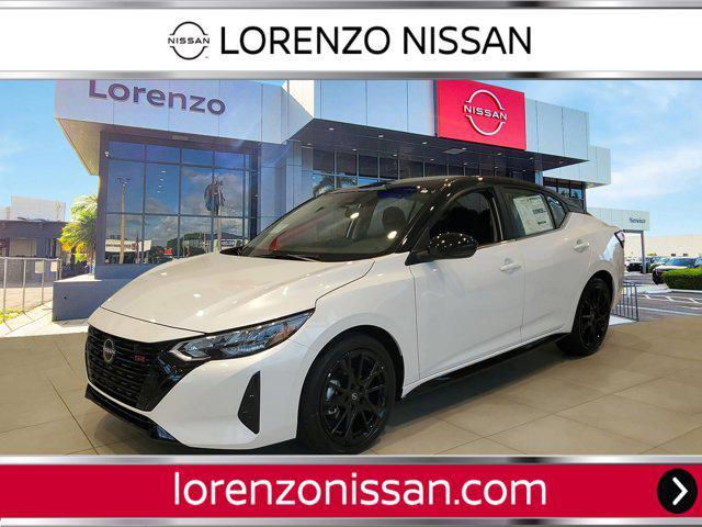 Photo of 2025 Aspen White Tricoat/Super Black Nissan Sentra